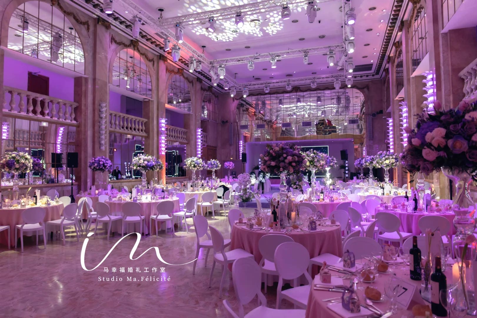 Grand ballroom at Les Salons Hoche set for a wedding gala